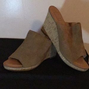 Woman’s slip on platform sandals